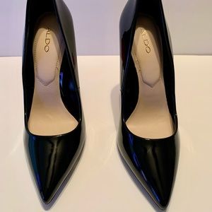 Aldo Black Patent Leather Pumps size 5